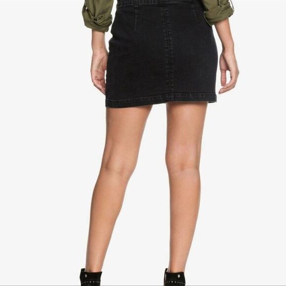 Roxy Black Denim Mini Skirt Zip Front Utility Style Size 10 Biker Chic Preppy - Picture 8 of 8